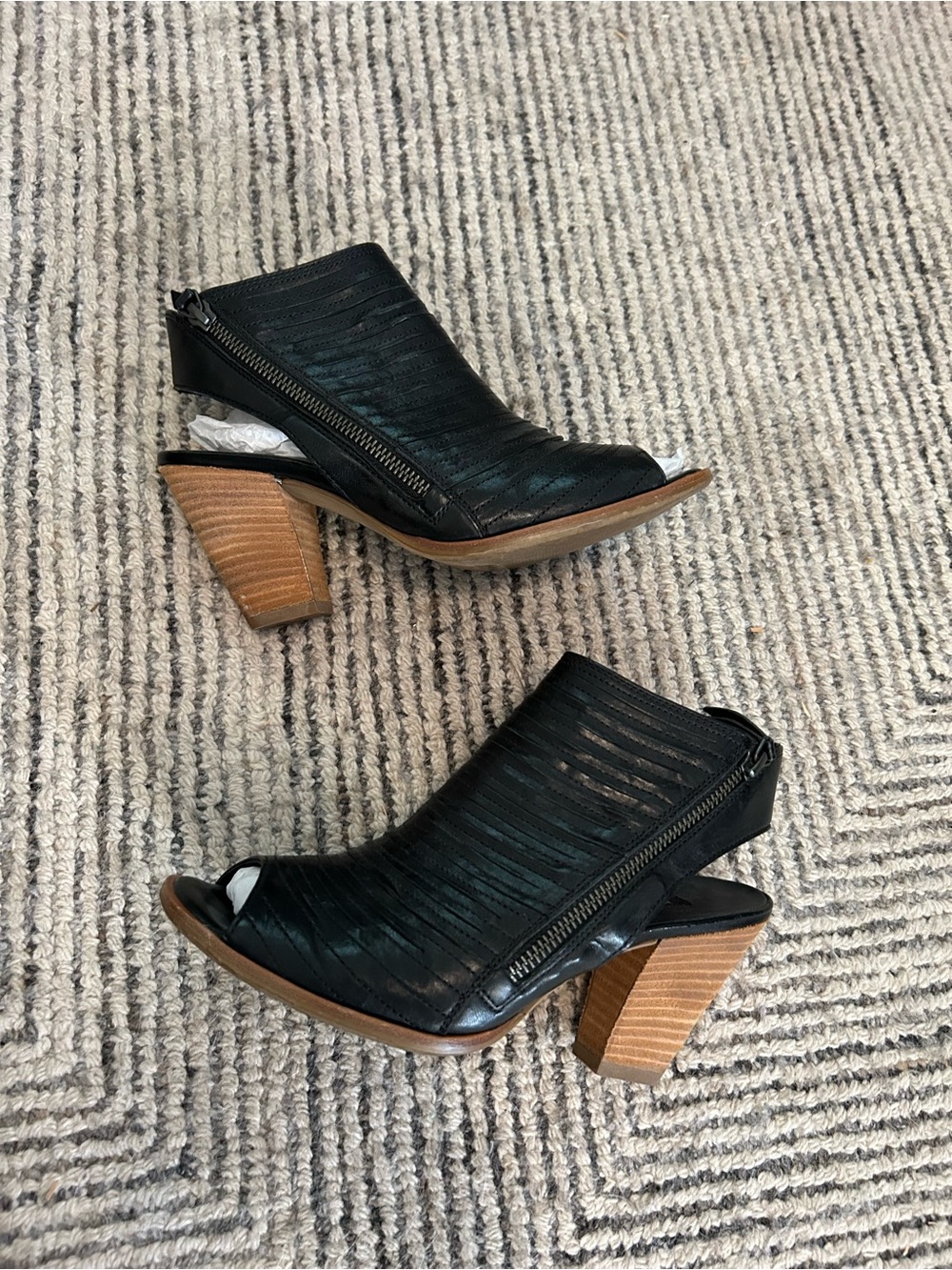 Paul Green Women's Heels in Black and Gray